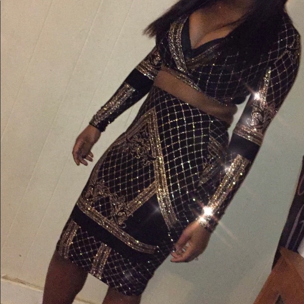 2 piece skirt/shirt set small/medium